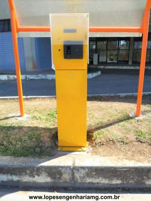 totem para controle de acesso - serviço - instalação de cancelas - catracas - roletas - painéis temporizados - portão eletrônico - interfones - alarmes - etc.